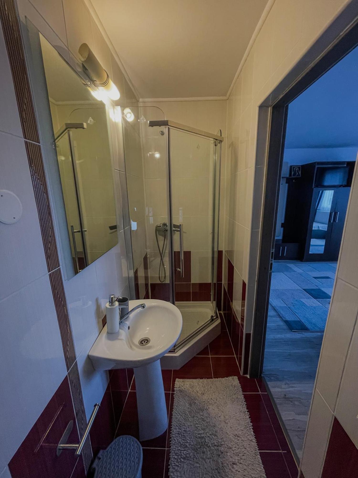 Apartamento Casuta Cu Dumbrava Bran  Exterior foto
